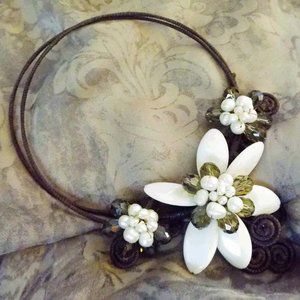ARTISAN DESIGN SHELL FLOWER PETALS & BRONZE CRYSTALS PEARLS WIRED NECKLACE DR